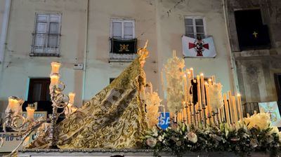 Viernes de Dolores: así fue la emotiva procesión de la Virgen de la Paz