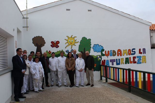 Alumnos del RECUAL remozan edificios públicos de San Román de los Montes 