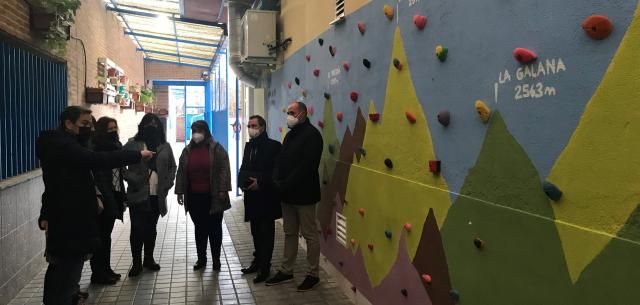 Nuevo rocódromo en el colegio Cristóbal Colón de Talavera