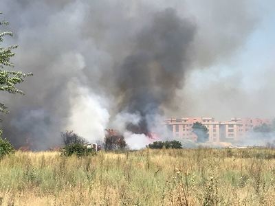 Peligroso incendio en Talavera cercano al Puente de Castilla-La Mancha