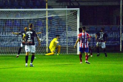 FÚTBOL | Justo empate en El Prado