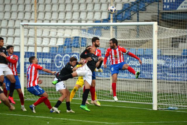 Una imagen del partido de la primera vuelta en El Prado