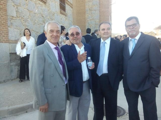 Gonzalo, segundo por la izquierda, junto a sus amigos David, Jesús e Igroso en una celebración familiar