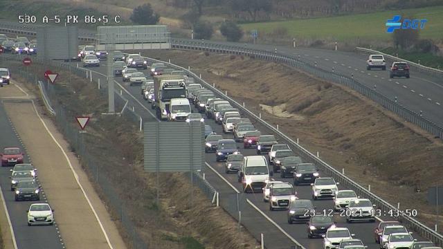 Retenciones en la A-5 en las vísperas de Nochebuena