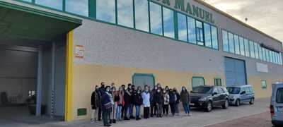 Los alumnos del IES San Isidro visitaron la Almazara Víctor Manuel