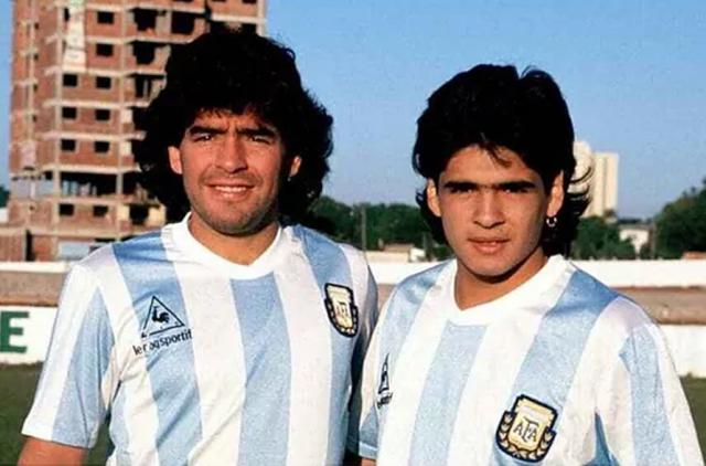 Diego y Hugo, los dos hermanos Maradona que jugaron en España