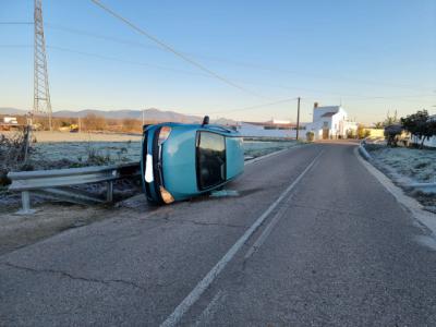 Casi vuelca con su coche en Cazalegas y sale ileso... con 70 años