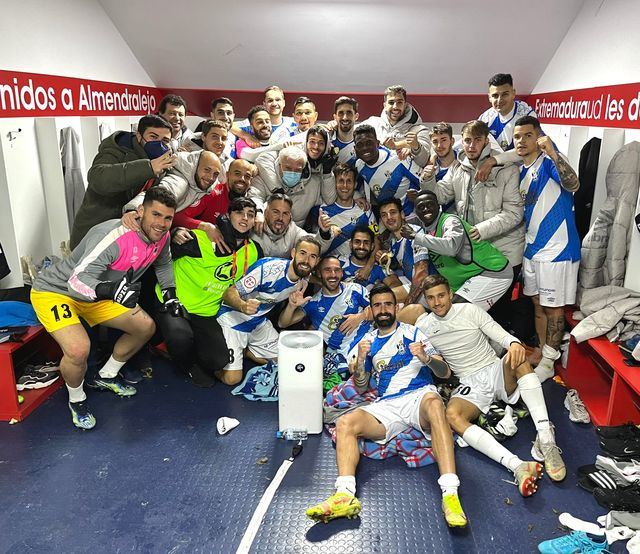 El CF Talavera logra imponerse al Extremadura y consigue los tres puntos