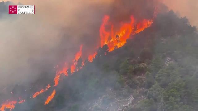 CLM envía refuerzos a los fuegos de Castellón y Alicante