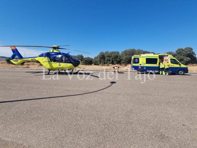 Trasladan al Hospital Universitario de Toledo al hombre herido en el Polígono de Cazalegas