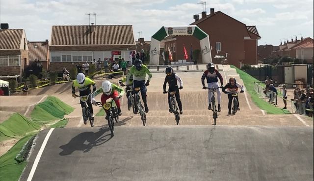 Los pilotos de Talavera destacan en el Campeonato de BMX de Madrid