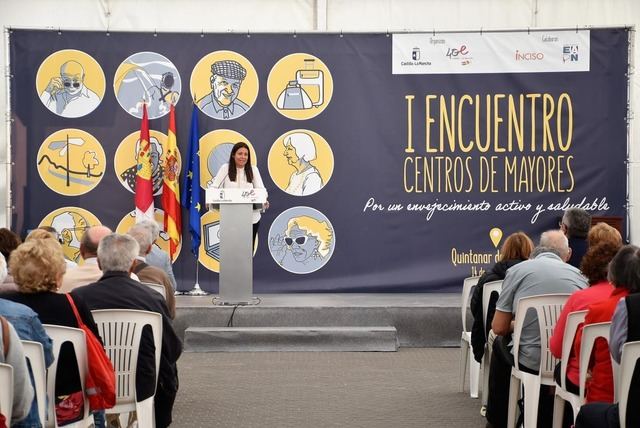 Un millar de personas participan en el I Encuentro de Centros de Mayores