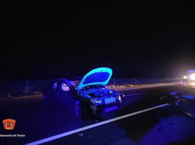 Un vehículo comienza a arder tras un accidente en la A-5