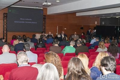 Alfonso Niño: "Las perspectivas de futuro son muy halagüeñas para los estudiantes de informática en Talavera"