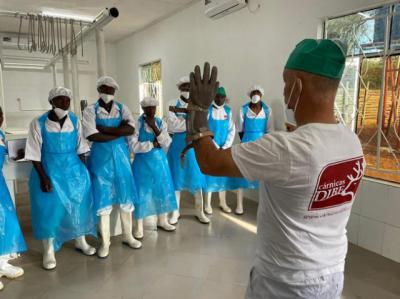 Cárnicas Dibe ofrece formación a los trabajadores del matadero de Tanzania