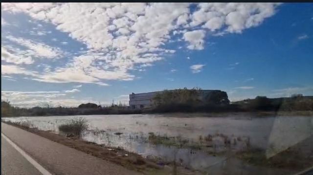 Inundaciones, balsas de agua, carreteras cortadas... La lluvia causa estragos en la comarca de Talavera