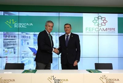 Eurocaja Rural y FEFCAM firman un convenio para fortalecer el sector farmacéutico