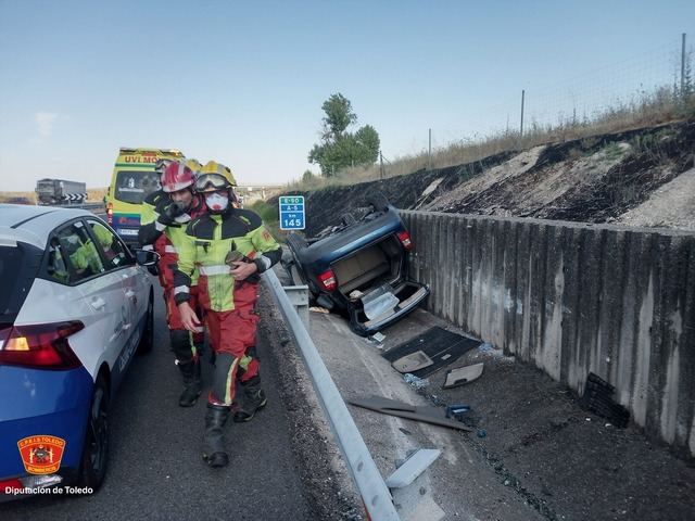 Impactante accidente: Un turismo vuelca en la A-5 a la altura de Torralba de Oropesa