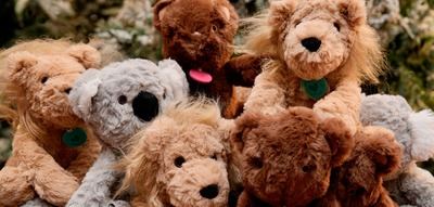 El Corte Inglés dona 18.000 euros a Fundación Aladina y amplía la colección de peluches Animaladinos