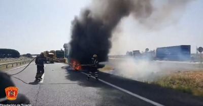 Incendio en la A-5: Sale ardiendo la caja de un camión en El Casar de Escalona