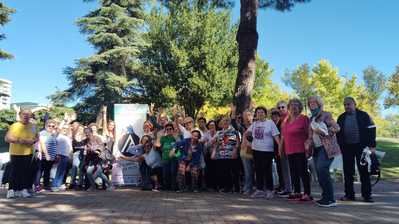 Los mayores disfrutan de su día en una jornada llena de actividades lúdicas y saludables