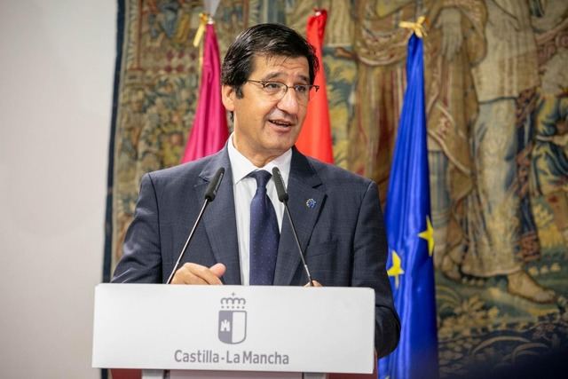 CLM subraya que lo ocurrido con el aeropuerto demuestra que las políticas de inmigración deben abordarse desde el consenso