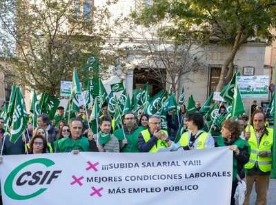 CSIF se moviliza en defensa de los empleados públicos