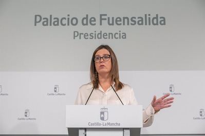 El Gobierno de CLM ve "intolerable" la propuesta de Vox de expulsar a inmigrantes ilegales: "Son racistas y clasistas"