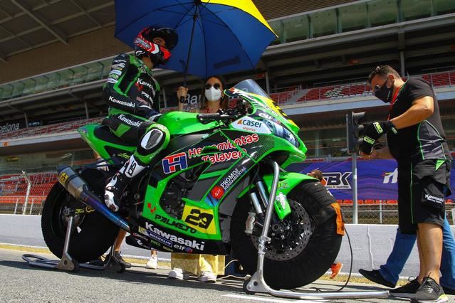 Juanjo Núñez estrena moto en el circuito de Barcelona