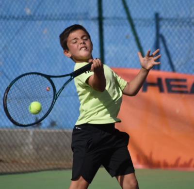 Yerard Amor: el pequeño de 9 años que llega para revolucionar el tenis nacional