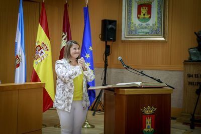 La investidura de Tita García, la primera alcaldesa de Talavera, vista por Valeria Cassina