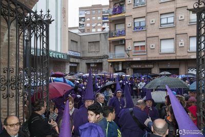 Así vivieron el Viernes Santo pasado por agua los talaveranos