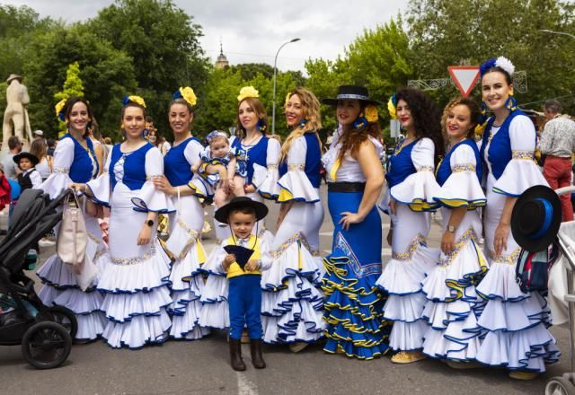 Vuelve a vivir el gran desfile de San Isidro con estas impresionantes fotos