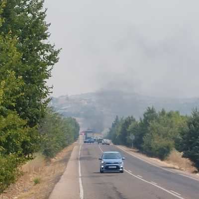 Incendio de un vehículo en la carretera de Alcolea de Tajo