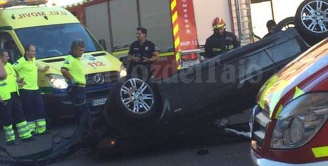 Más imágenes del vehículo volcado esta tarde en Talavera