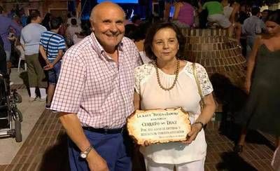 La Asociación de Vecinos "Puerta de Zamora" premia a la familia Cerrato-Díaz