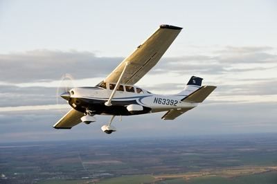 Dos heridos leves tras sufrir un accidente en avioneta