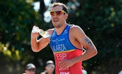 El triatleta Fernando Alarza consigue la medalla de bronce en Australia