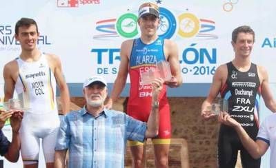 El talaverano Fernado Alarza, campeón en el triatlón de Santo Domingo