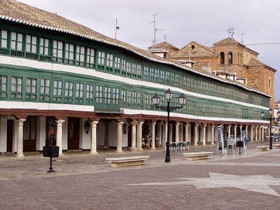 Dos fallecidos tras arrollar un tren a un turismo en un paso a nivel de Almagro