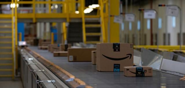 Page visita este martes el nuevo centro logístico de Amazon en Illescas