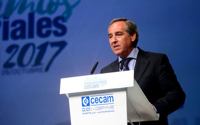 El presidente de Cecam, positivo en covid dos días después de ser vacunado