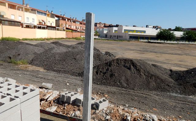 Retirados los restos del asfalto viejo del Puente Nuevo de Talavera