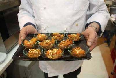 'Atascaburras', el plato típico de Albacete, fascinó en FITUR