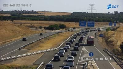 ACTUALIDAD | Kilómetros de atascos en todas las autovías de salida de Madrid