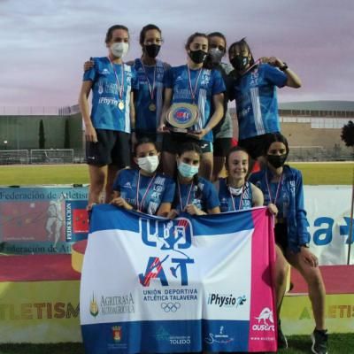 El equipo femenino de UDAT consigue su primer título regional