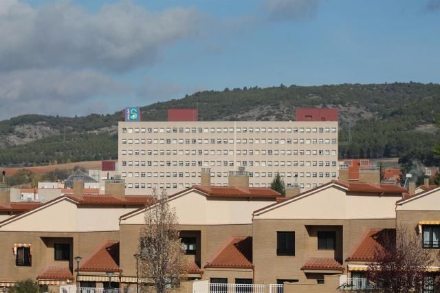 Trasladan al hospital de Cuenca a una mujer y a dos menores tras ser atropellados por un turismo