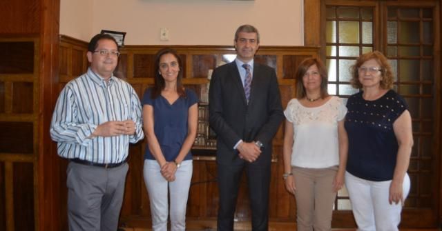 Diputación firma un convenio de colaboración con la Asociación de enfermos de Alzheimer de Talavera