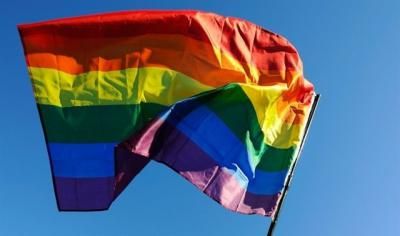 Izquierda Unida pide izar la bandera del Orgullo en los Ayuntamientos de la región