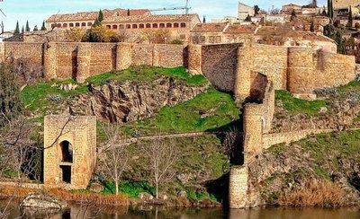 El Ayuntamiento de Toledo ilumina de naranja este lunes el Baño de la Cava